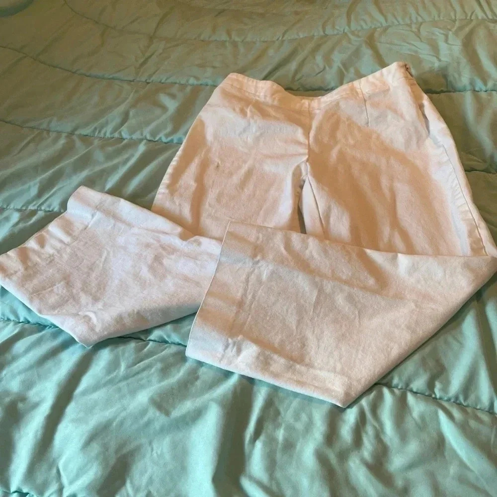 Liz Claiborne women’s petite white capris size 6